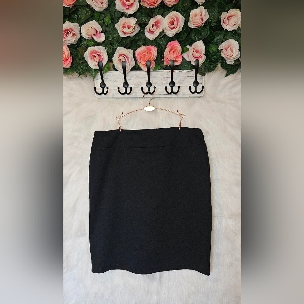 14th & Union Classic Black Knit Mini Skirt